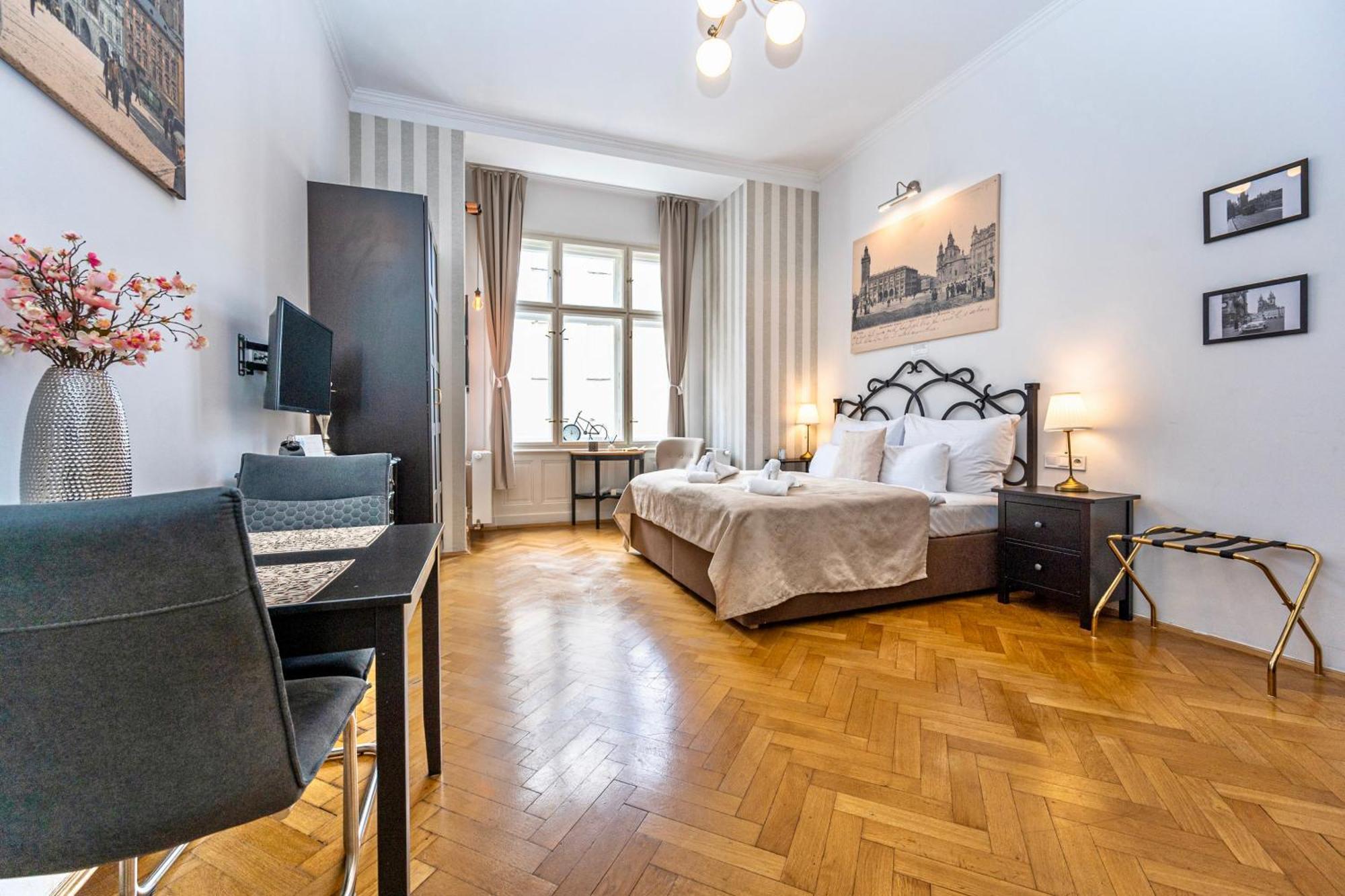 The Old Town Square & Parizska Apartments Prague Ngoại thất bức ảnh